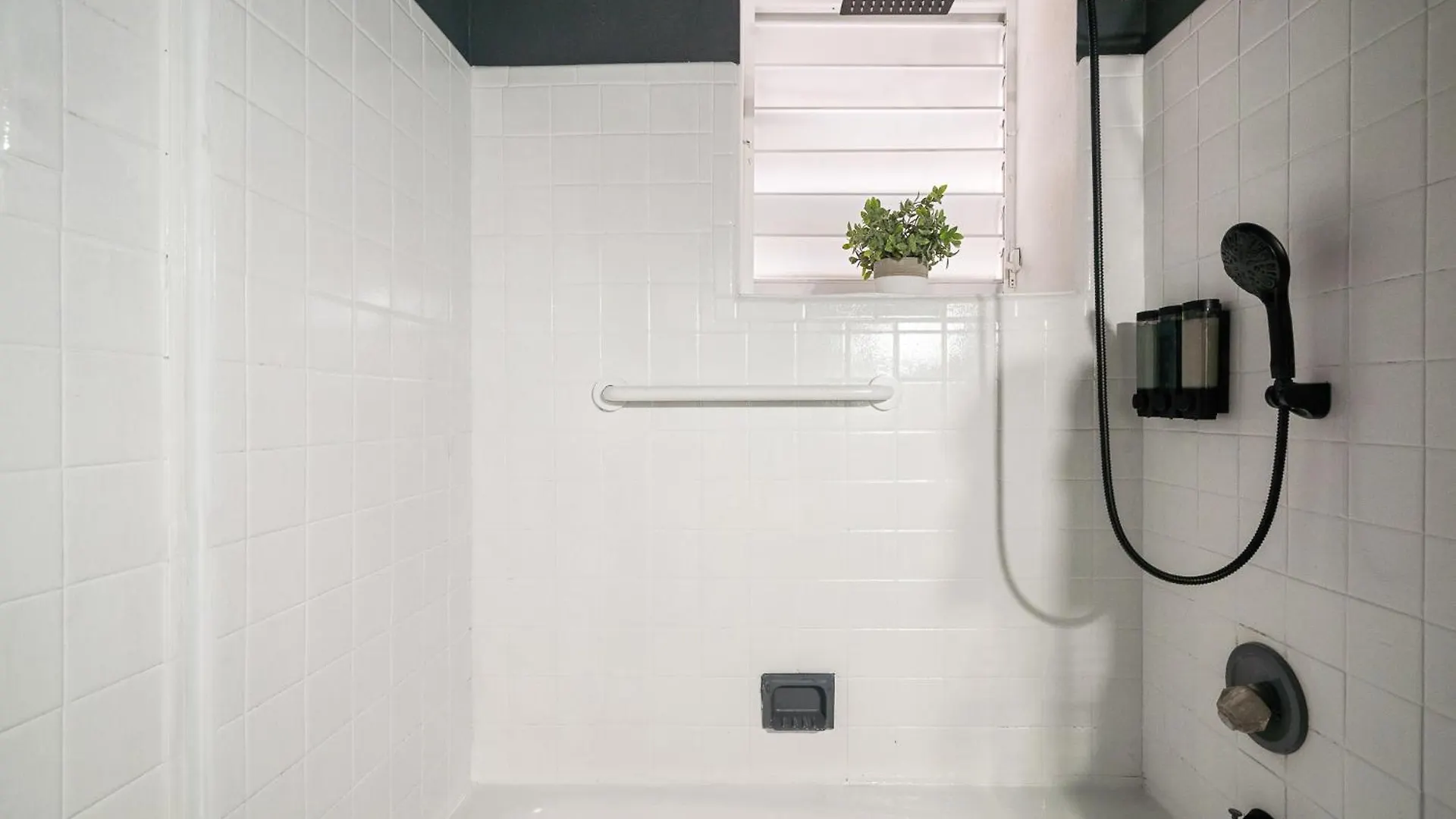Private Yard - 2 Bedrooms - San Juan Apartment By Ph Puerto Rico